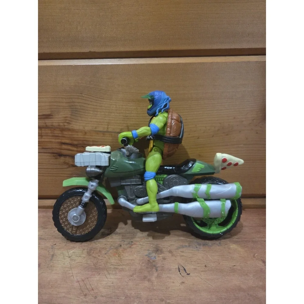 Teenage Mutant Ninja Turtles Mutant Mayhem Ninja Kick Cycle W/ Leonardo ZB3